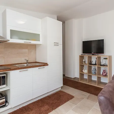 Antic By Locap Group Apartmán